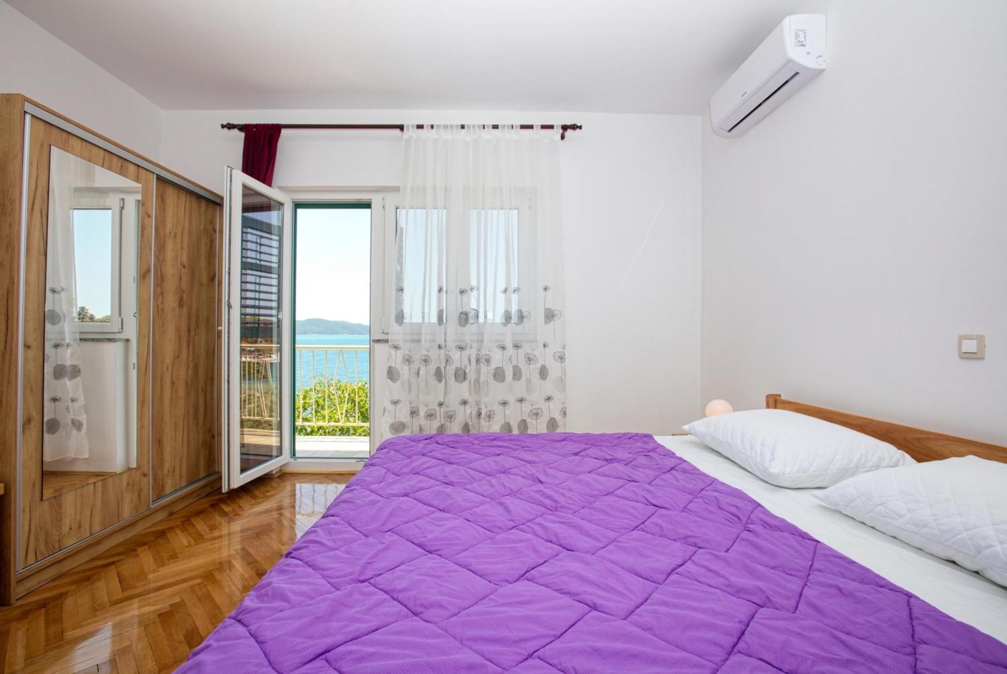 Family Friendly Seaside Apartments Brodarica, Sibenik - 4833 Brodarica  Værelse billede