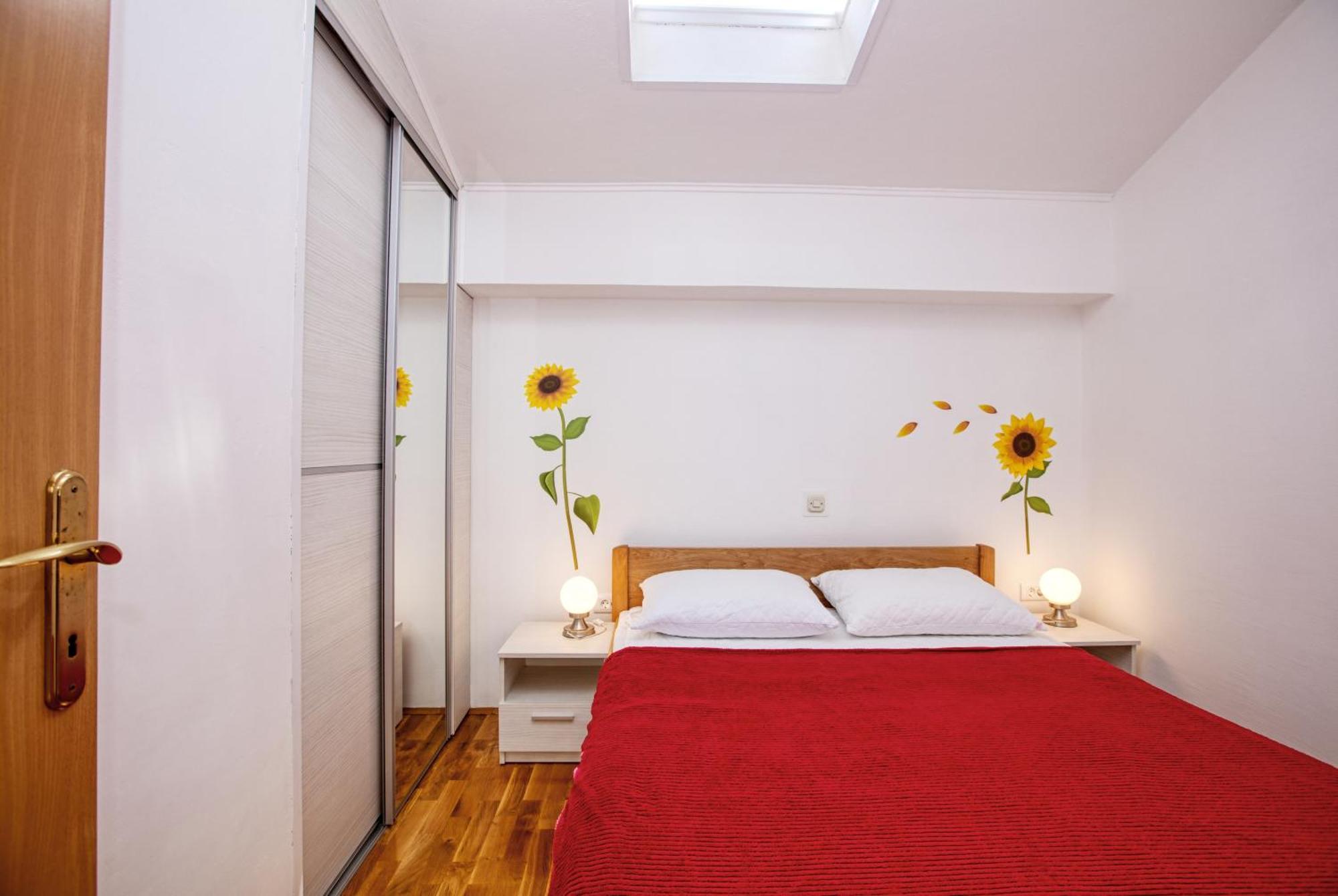 Family Friendly Seaside Apartments Brodarica, Sibenik - 4833 Brodarica  Værelse billede