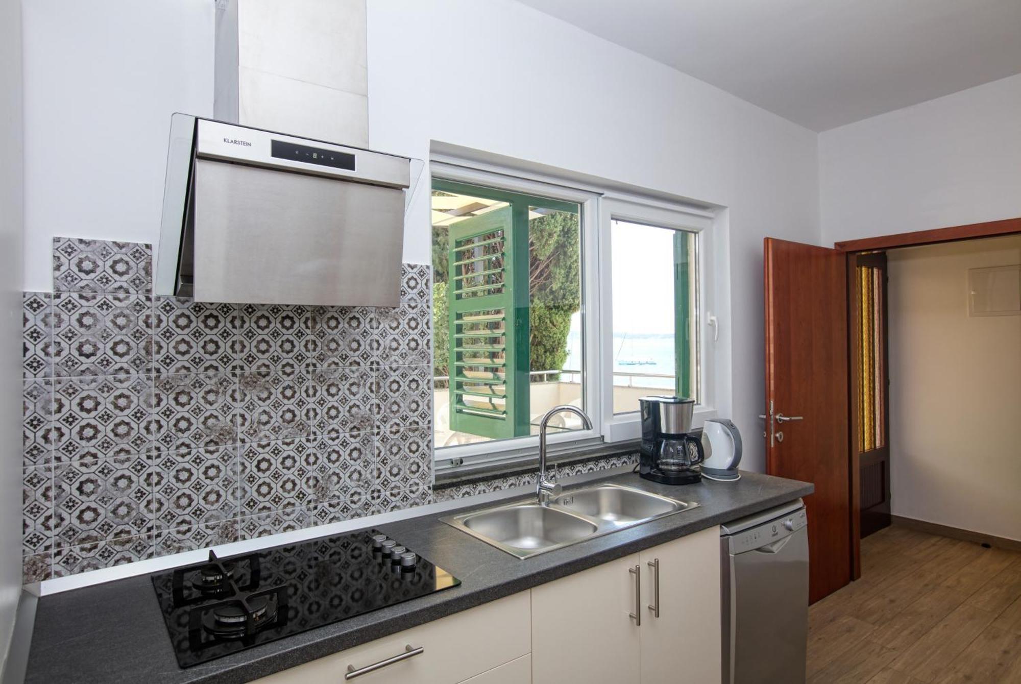 Family Friendly Seaside Apartments Brodarica, Sibenik - 4833 Brodarica  Værelse billede