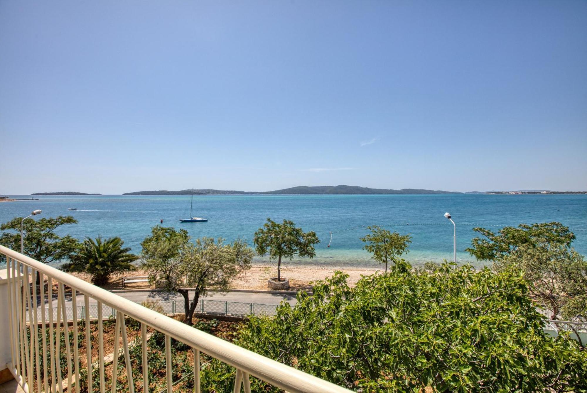 Family Friendly Seaside Apartments Brodarica, Sibenik - 4833 Brodarica  Eksteriør billede