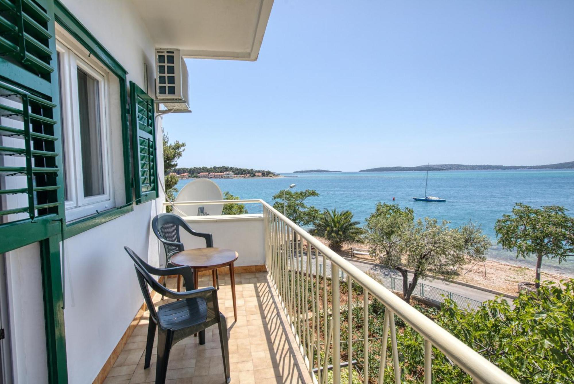 Family Friendly Seaside Apartments Brodarica, Sibenik - 4833 Brodarica  Eksteriør billede